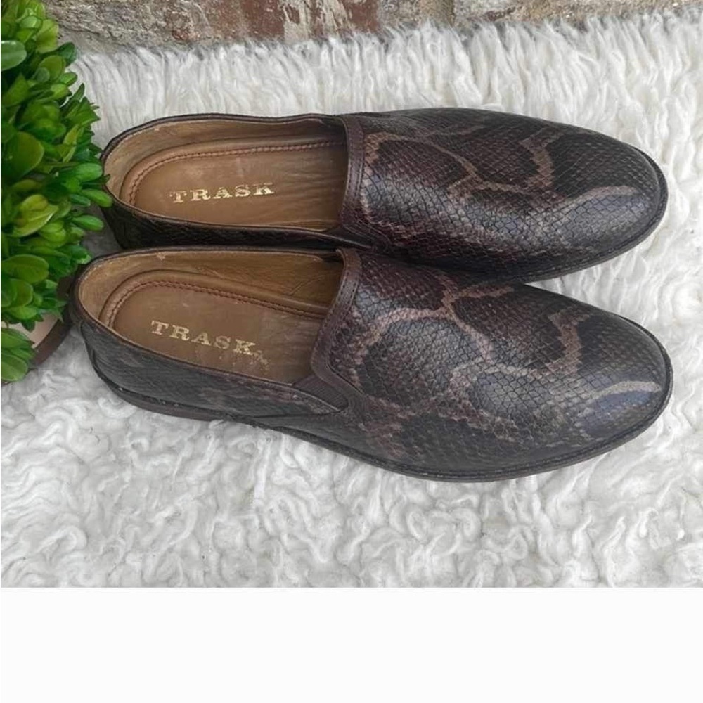 Trask Ali Brown Snake Embossed Women’s Size 9M Slip On Loafers EUC